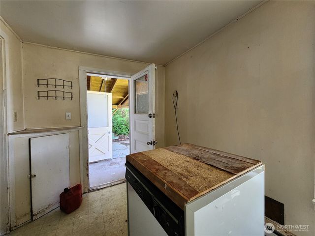 111 Cedar Avenue S, Eatonville, WA 98321