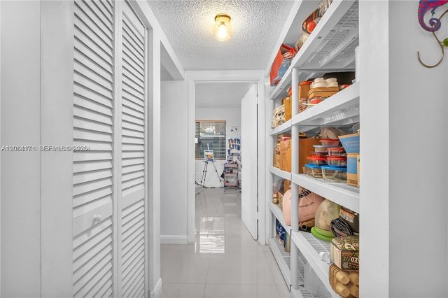 491 Ives Dairy Road 202-5, Miami, FL 33179