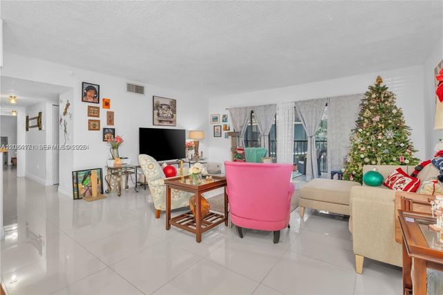 491 Ives Dairy Road 202-5, Miami, FL 33179