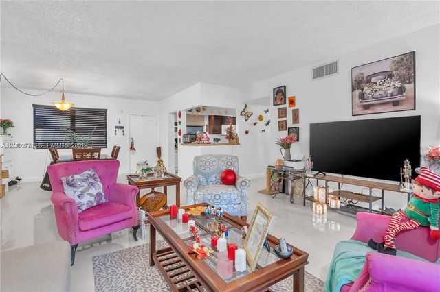 491 Ives Dairy Road 202-5, Miami, FL 33179