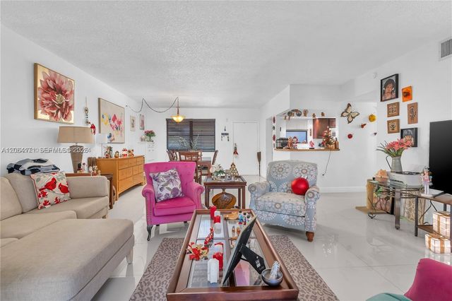 491 Ives Dairy Road 202-5, Miami, FL 33179