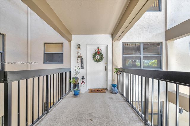 491 Ives Dairy Road 202-5, Miami, FL 33179