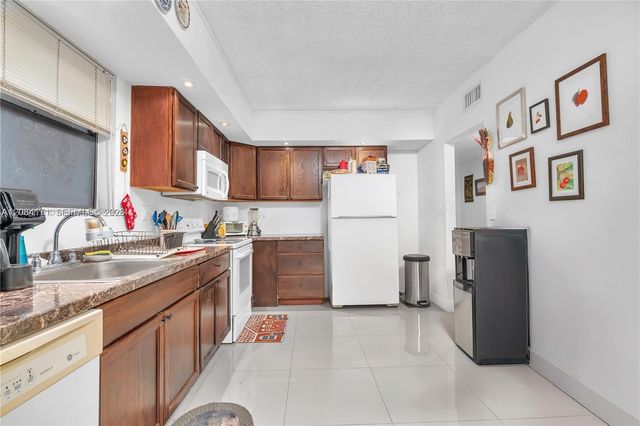 491 Ives Dairy Road 202-5, Miami, FL 33179