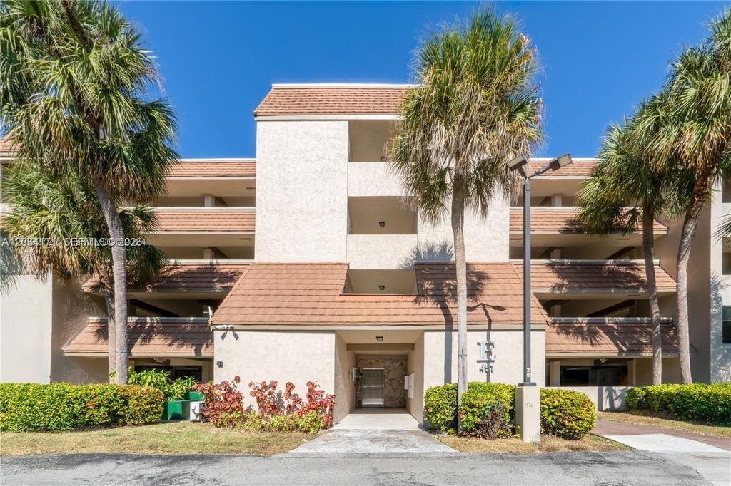 491 Ives Dairy Road 202-5, Miami, FL 33179