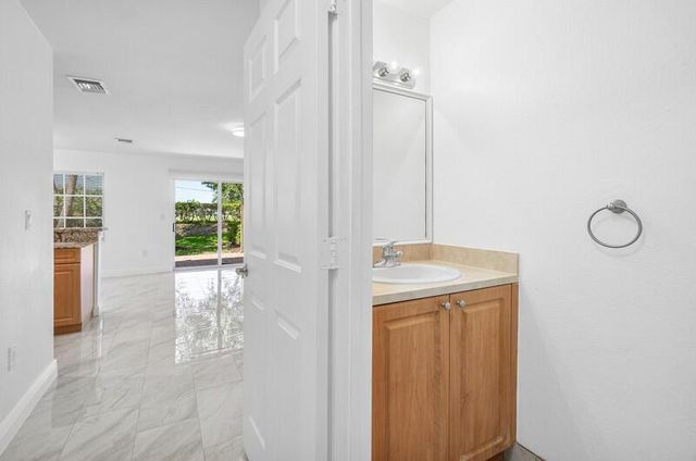 6635 Old Farm Trail, Boynton Beach, FL 33437