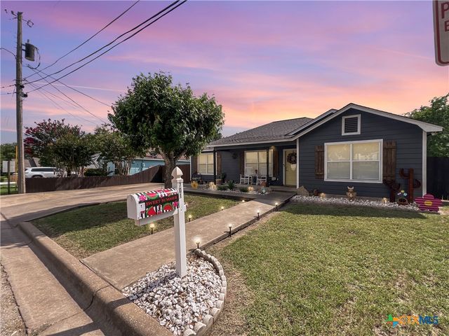 701 Clark Street, Gonzales, TX 78629
