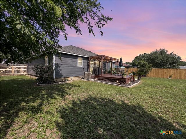 701 Clark Street, Gonzales, TX 78629