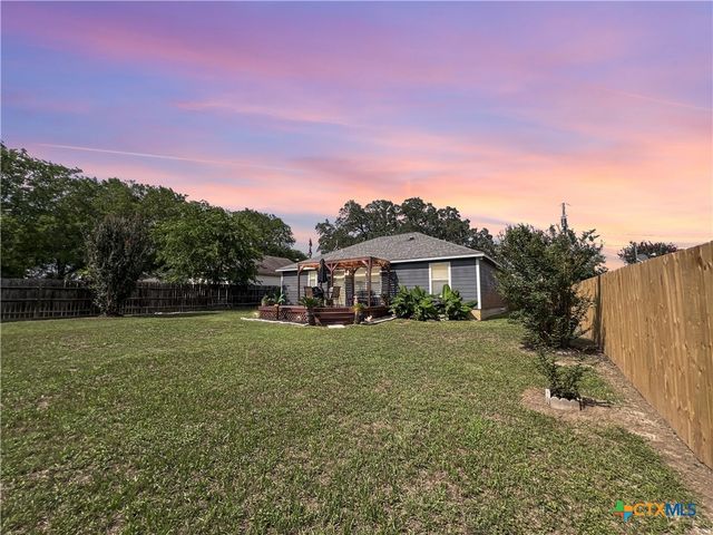 701 Clark Street, Gonzales, TX 78629