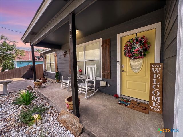 701 Clark Street, Gonzales, TX 78629