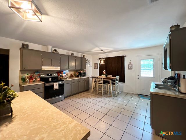 701 Clark Street, Gonzales, TX 78629