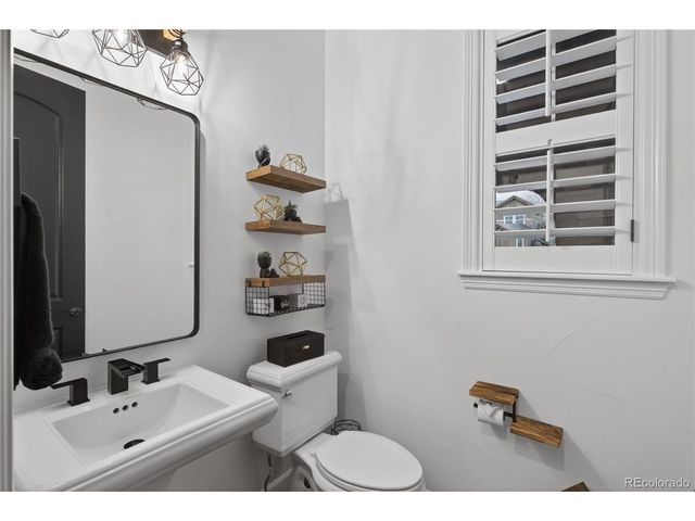 219 Maplehurst Pt, Highlands Ranch, CO 80126