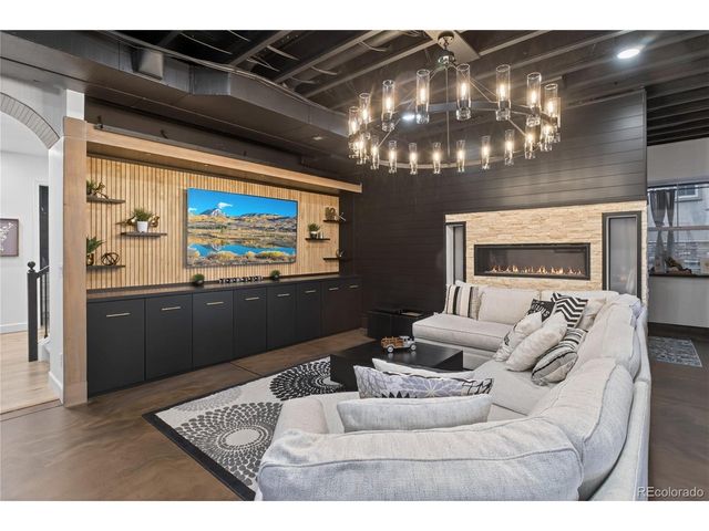 219 Maplehurst Pt, Highlands Ranch, CO 80126