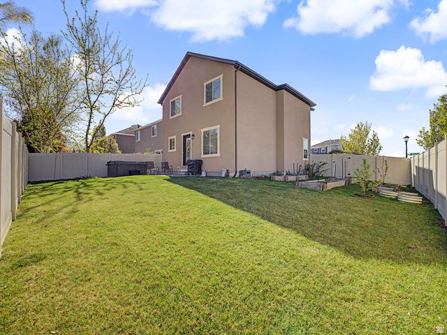 35 E WATER LN, Vineyard, UT 84059