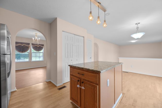 8101 Orange Station Loop, Lewis Center, OH 43035