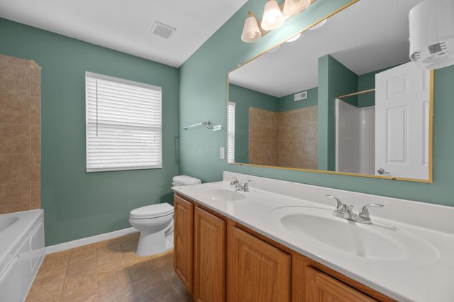 8101 Orange Station Loop, Lewis Center, OH 43035