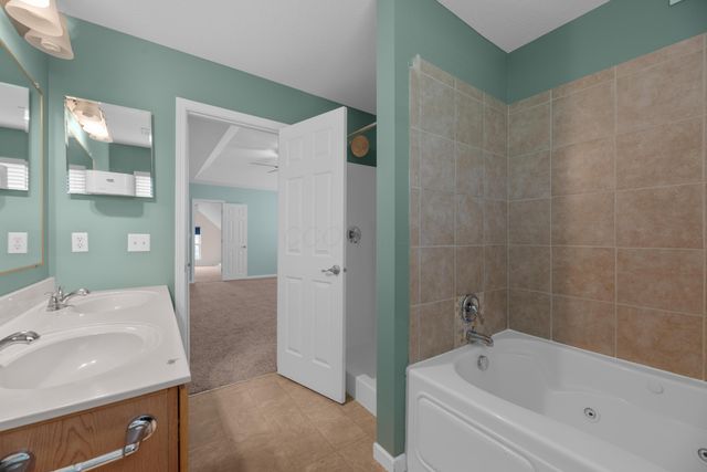 8101 Orange Station Loop, Lewis Center, OH 43035