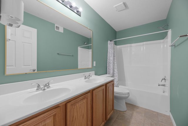 8101 Orange Station Loop, Lewis Center, OH 43035