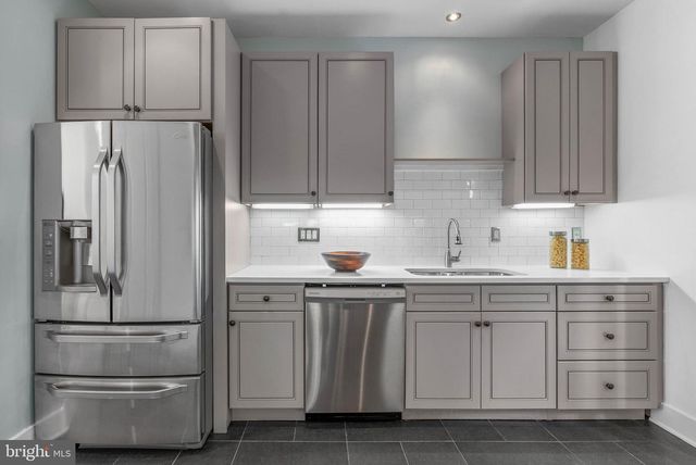 1213 PETERS ST, Philadelphia, PA 19147