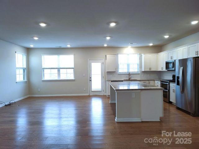 3327 Glenn Hope Way, Matthews, NC 28104