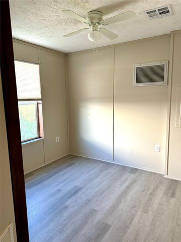 3621 County Road 161 F, Alvin, TX 77511