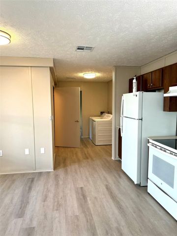 3621 County Road 161 F, Alvin, TX 77511