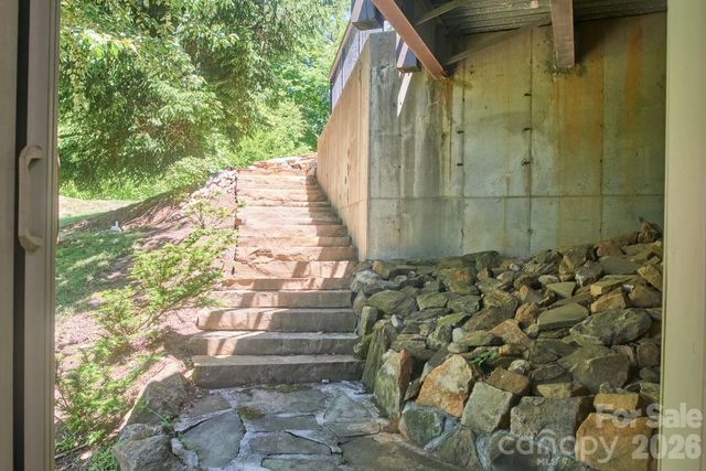 427 Spring Rock Road, Burnsville, NC 28714