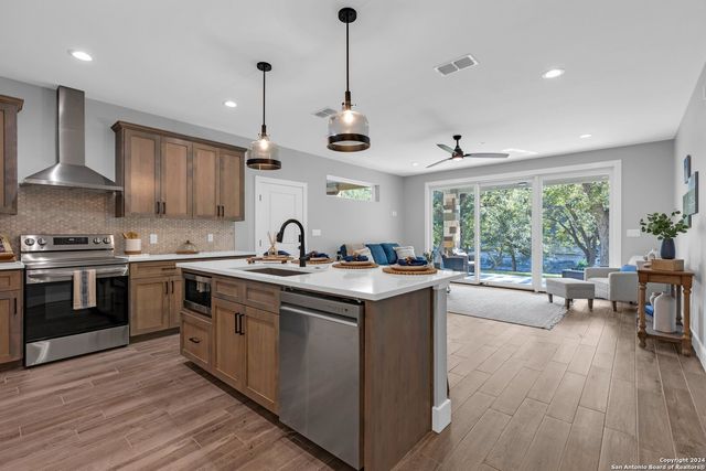 540 River Run Apt 313, New Braunfels, TX 78132