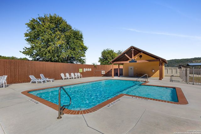 540 River Run Apt 313, New Braunfels, TX 78132