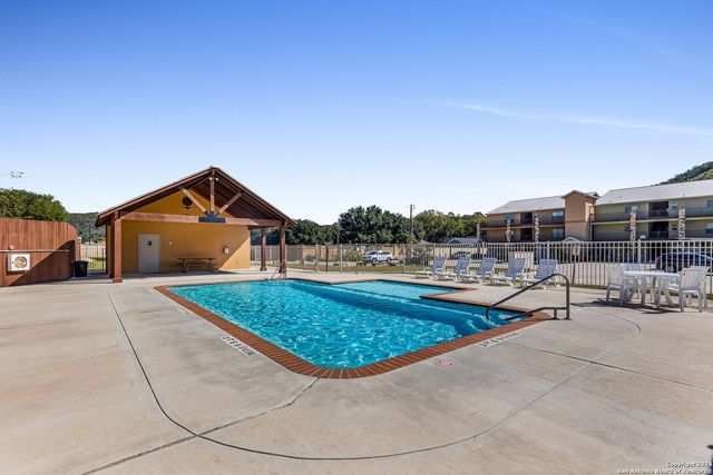 540 River Run Apt 313, New Braunfels, TX 78132