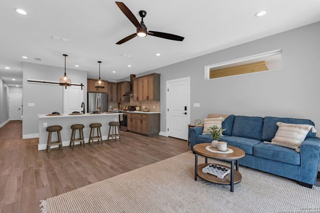 540 River Run Apt 313, New Braunfels, TX 78132