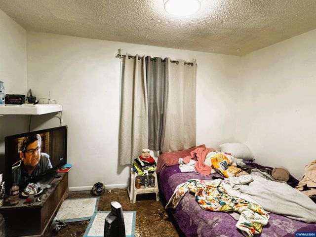 1547 Oak St SE, Salem, OR 97301