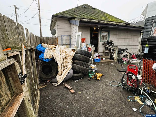 1547 Oak St SE, Salem, OR 97301