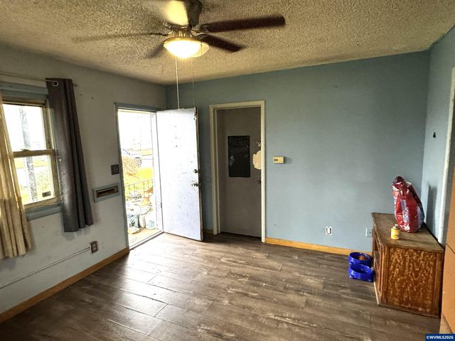 1547 Oak St SE, Salem, OR 97301