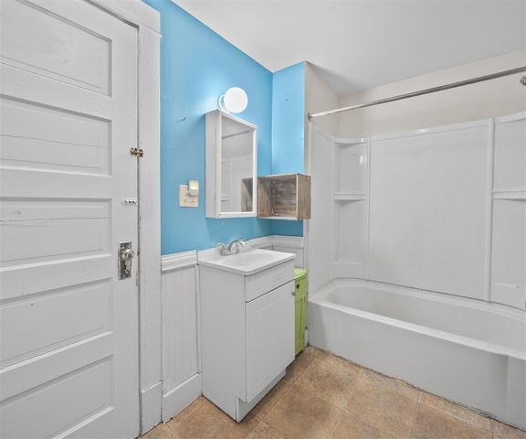 9296 6 Mile Road, Northville, MI 48168