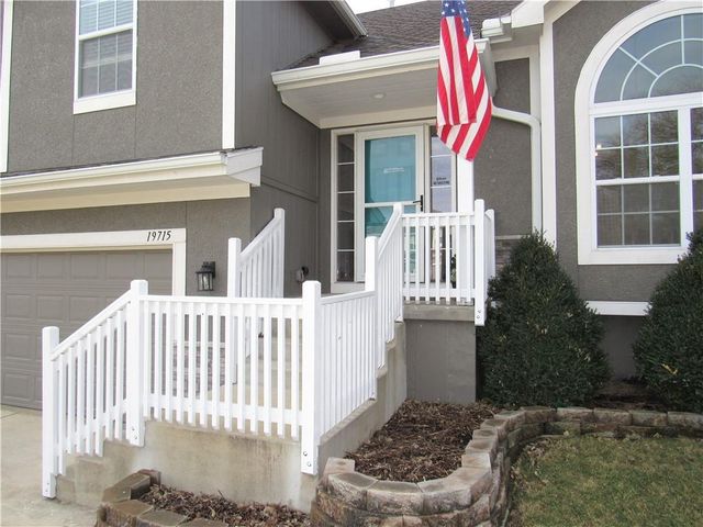 19715 W 197th Court, Spring Hill, KS 66083