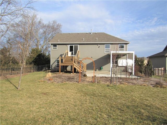 19715 W 197th Court, Spring Hill, KS 66083