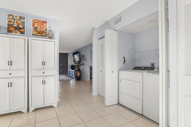 466 Grove Isle Circle #466, Vero Beach, FL 32962