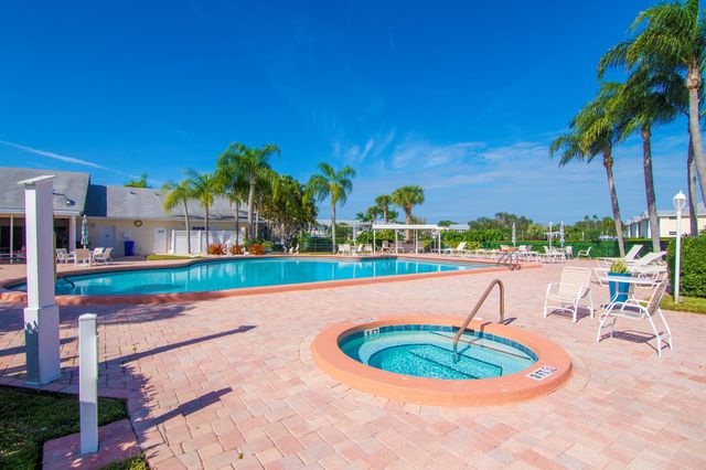 466 Grove Isle Circle #466, Vero Beach, FL 32962