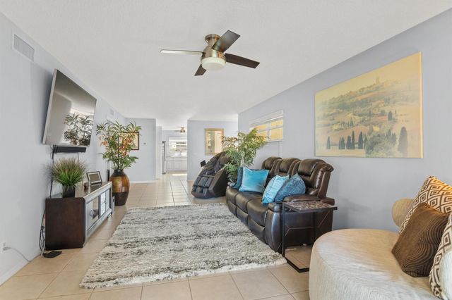 466 Grove Isle Circle #466, Vero Beach, FL 32962