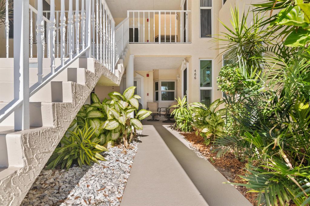 466 Grove Isle Circle #466, Vero Beach, FL 32962