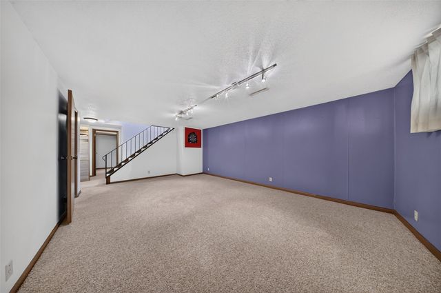 3904 Pine Wood Drive NE, Cedar Rapids, IA 52402