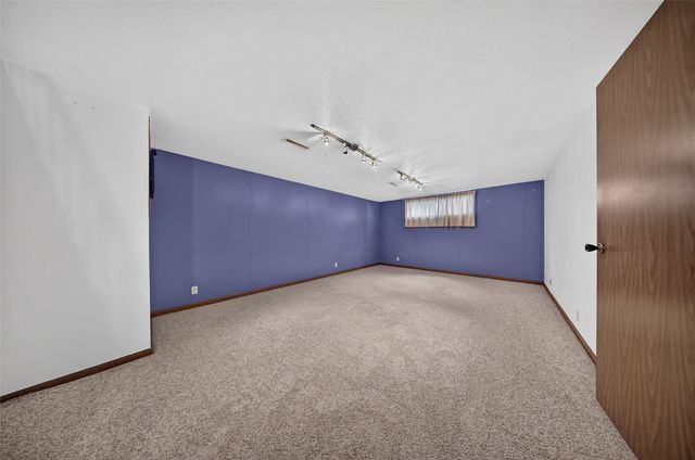 3904 Pine Wood Drive NE, Cedar Rapids, IA 52402