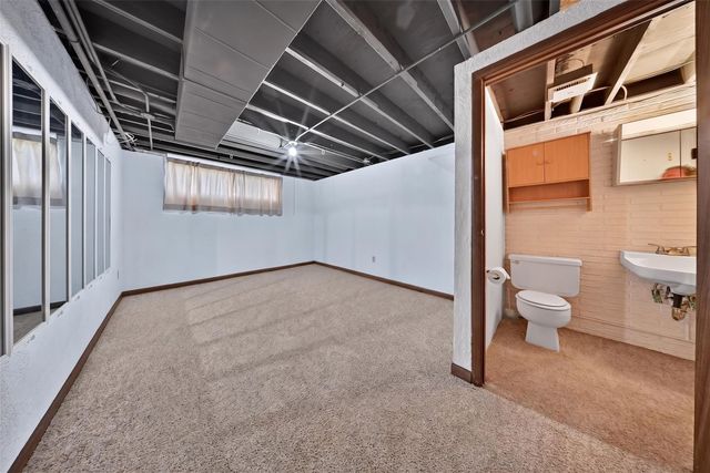 3904 Pine Wood Drive NE, Cedar Rapids, IA 52402