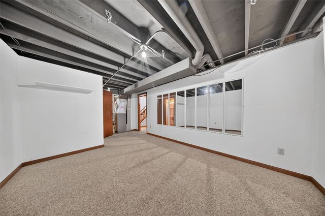3904 Pine Wood Drive NE, Cedar Rapids, IA 52402