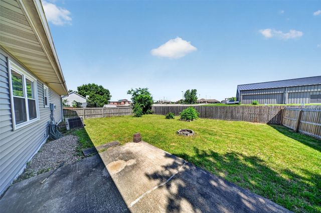3904 Pine Wood Drive NE, Cedar Rapids, IA 52402