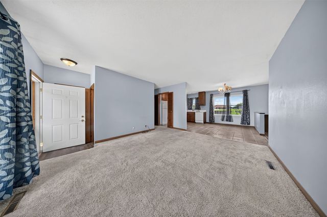 3904 Pine Wood Drive NE, Cedar Rapids, IA 52402