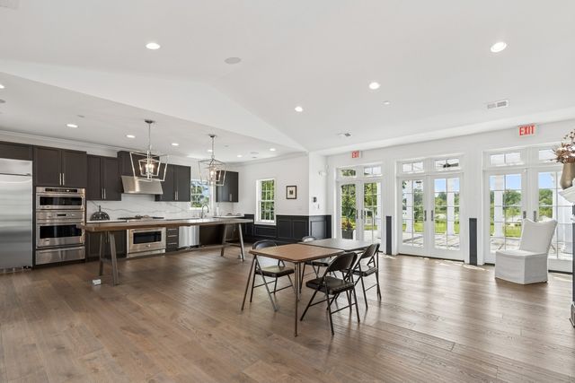 210 Majestic Oak Court, Lake Forest, IL 60045