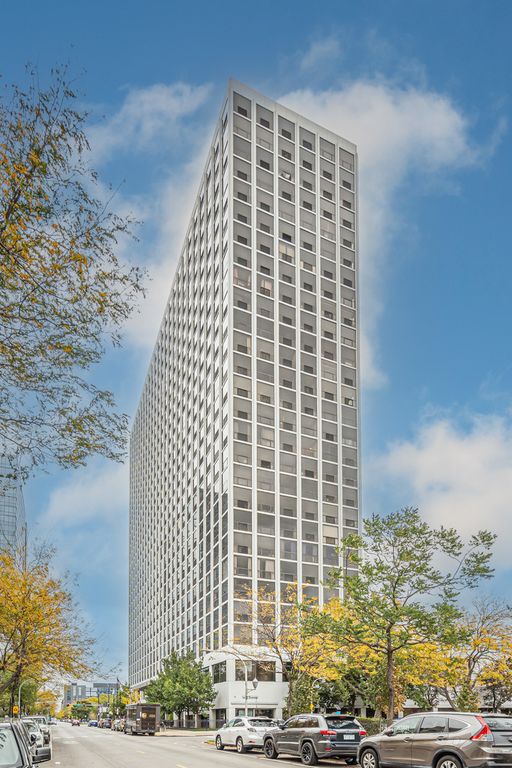 4343 N Clarendon Avenue 707, Chicago, IL 60613