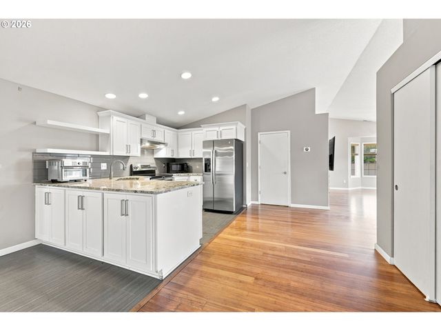 6476 Se 33RD Way, Gresham, OR 97080