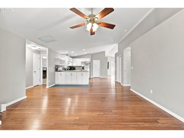 6476 Se 33RD Way, Gresham, OR 97080